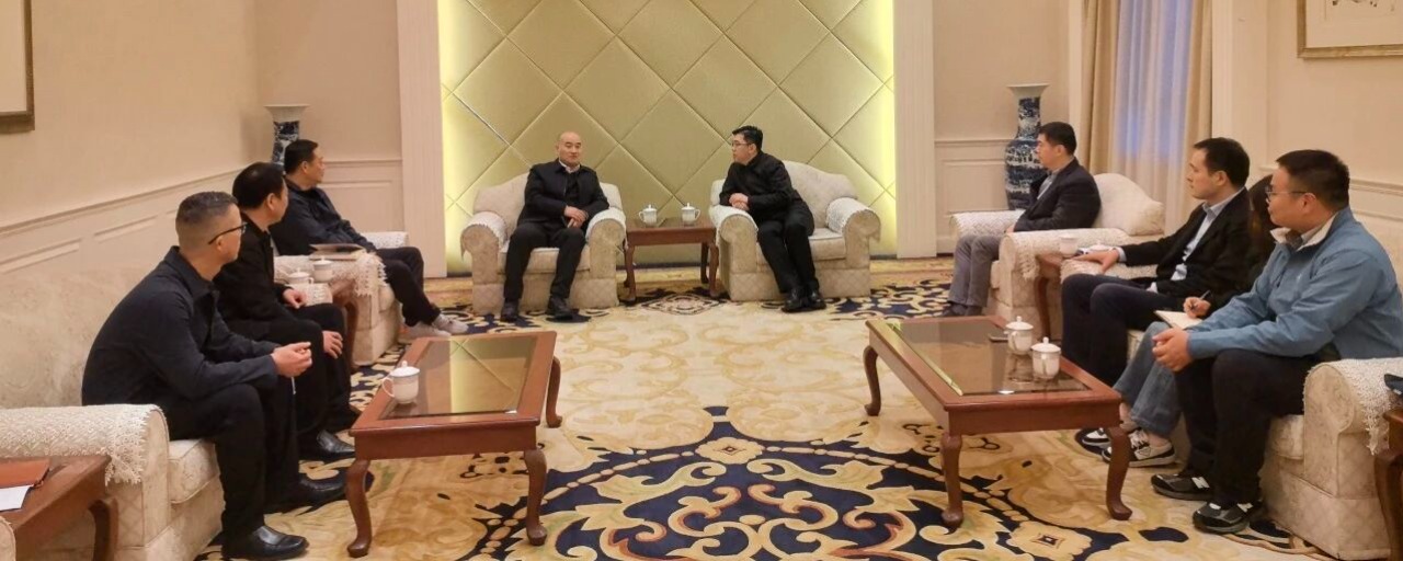 长宁区副区长赵永尊一行来校调研...